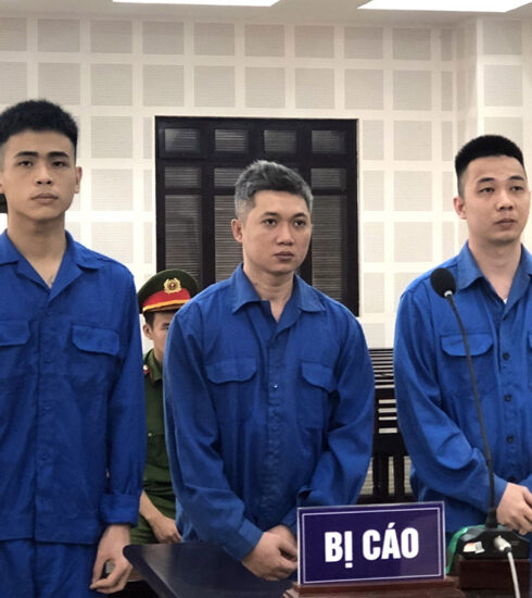 Ba bị cáo tại toà. Ảnh: Trạng Chi