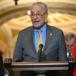 Lãnh đạo phe Dân chủ tại Thượng viện Chuck Schumer trong cuộc họp báo ở Đồi Capitol ngày 31/5. Ảnh: AFP