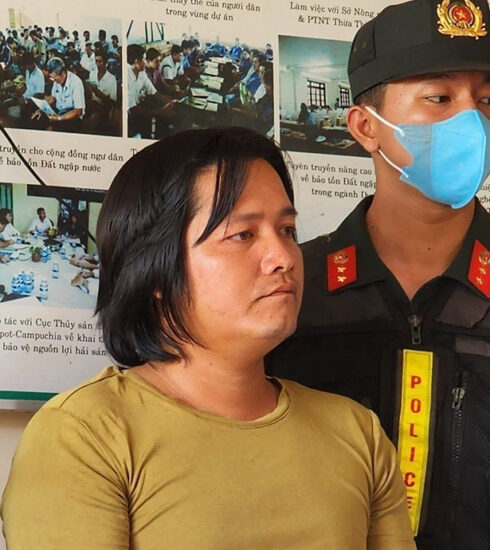 Văn Thế Sự bị công an bắt. Ảnh: Dương Đông