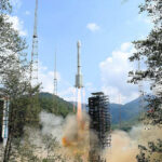 Tên lửa Trường Chinh-3B mang theo vệ tinh định vị Bắc Đẩu phóng đi từ Trung tâm Phóng Vệ tinh Tây Xương, tỉnh Tứ Xuyên, tây nam Trung Quốc, ngày 17/5. Ảnh: CFP