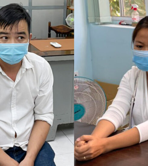 Phong và Trân tại cơ quan điều tra. Ảnh: Nhật Vy