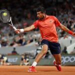 Djokovic ở trận thắng Fucsovics tại vòng hai hôm 31/5. Ảnh: AP