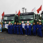 Công nhân, máy móc tham gia lễ khởi công sáng 19/7. Ảnh: Văn Chiểu