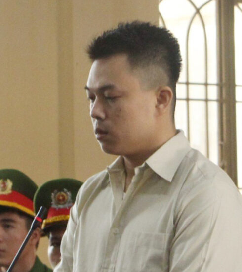 Nguyễn Thanh Long tại phiên tòa sơ thẩm chiều 16/8. Ảnh: Sơn Thủy