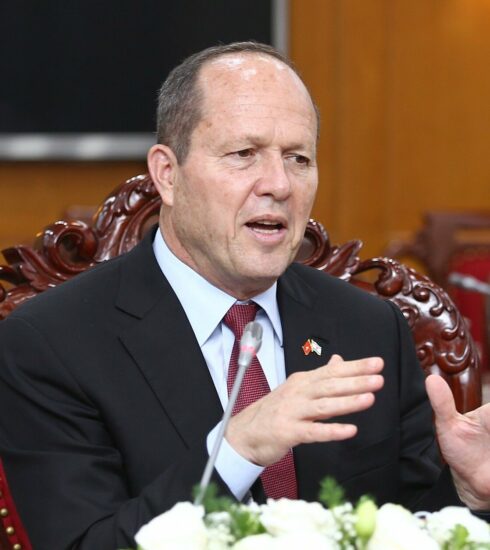 Bộ trưởng Nir Barkat tại phiên họp chiều 16/8. Ảnh: N Nguyên