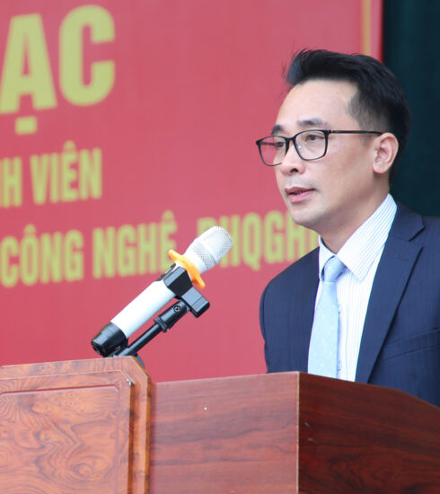 Giáo sư Chử Đức Trình. Ảnh: NVCC