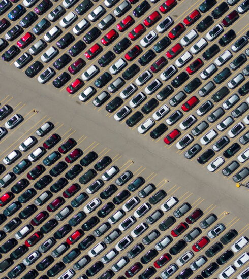 Xe được sản xuất ra tại nhà máy Oakville của Ford ở Ontario, Canada ngày 26/5/2023. Ảnh: Reuters