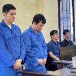 Hai bị cáo tại phiên tòa sáng nay. Ảnh: Phước Tuấn