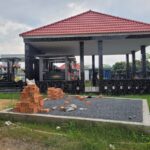 Một lô huyệt mộ được phân lô chuẩn bị xây dựng tại khu đất. Ảnh: Phước Tuấn