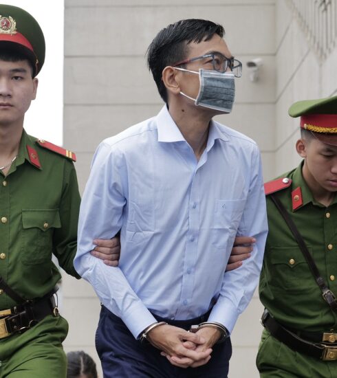 Cựu phó tổng giám đốc HoSE phân trần chỉ uống nước cuối nguồn trong vụ án Trịnh Quyết