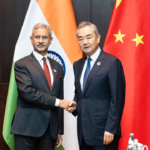 Ông Jaishankar và ông Vương tại Lào hôm 25/7. Ảnh: Văn phòng Ngoại trưởng Ấn Độ