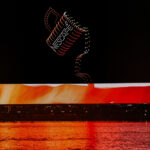 Màn trình diễn tương tác của 500 drone và màn hình SkyLed trên sông Sài Gòn. Ảnh: Nescafé