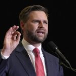 Ứng viên phó tổng thống đảng Cộng hòa JD Vance phát biểu tại sự kiện vận động tranh cử ở Đại học Radford ngày 22/7. Ảnh: AP