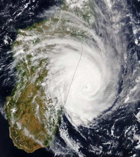 Bão Freddy đổ bộ Madagascar tháng 2/2023. Ảnh: NASA Earth Observatory