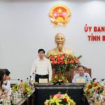 Ông Lâm Hải Giang, Phó Chủ tịch UBND tỉnh Bình Định (đứng) chia sẻ kết quả hoạt động khoa học công nghệ, đổi mới sáng tạo của địa phương với đoàn công tác Bộ Khoa học và Công nghệ. Ảnh: TTTT