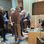 Cảnh sát tại hiện trường ở khách sạn Grand Hyatt Erawan Bangkok vào đêm 16/7. Ảnh: Thaiger