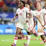 Các cầu thủ Canada mừng chiến thắng sau loạt luân lưu trận tứ kết Copa America với Venezuela sáng 6/7. Ảnh; AFP