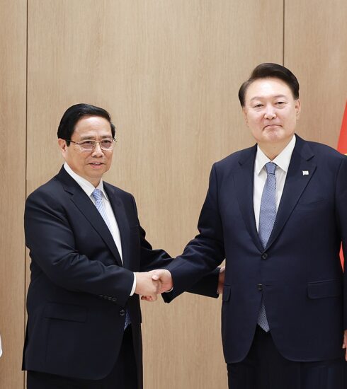 Thủ tướng Phạm Minh Chính hội kiến Tổng thống Hàn Quốc Yoon Suk Yeol tại Seoul. Ảnh: Nhật Bắc