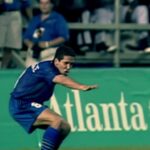 Diego Simeone mừng sau khi ghi bàn trong trận ra quân thắng Mỹ 3-1 ở Olympic Atlanta 1996. Ảnh: Olympics