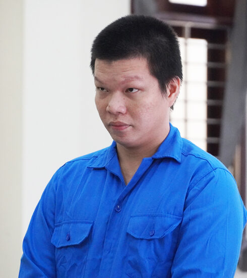 Nguyễn Thanh Sơn tại tòa. Ảnh: Hoàng Nam