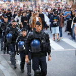 Cảnh sát chống bạo động Pháp tại một cuộc biểu tình ở Toulouse, ngày 1/7. Ảnh: AFP