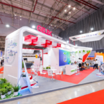 Gian hàng hiện đại, chú trọng thể hiện cho các sản phẩm an toàn, thân thiện với môi trường. Ảnh: Gelex Electric