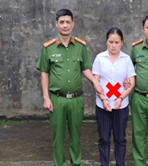 Thào Thị Chía bị bắt giữ. Ảnh: Công an Lai Châu