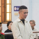 Tài xế Đinh Tiến Bình trong phiên tòa hôm nay. Ảnh: Trần Hóa