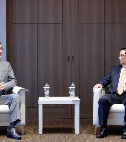 Thủ tướng Phạm Minh Chính tiếp ông Lee Jae Yong, Chủ tịch tập đoàn Samsung. Ảnh: Nhật Bắc