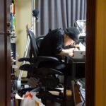 Gosho Aoyama trong phòng làm việc. Ảnh: NHK