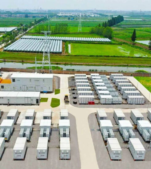 Giải pháp lưu trữ năng lượng ion natri lớn nhất thế giới được lắp đặt tại Trung Quốc. Ảnh: AIBanges