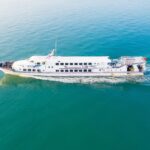 Tàu cao tốc di chuyển trên tuyến Rạch Giá - Phủ Quốc. Ảnh: SKG