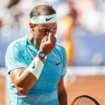 Nadal thất vọng sau một điểm thua ở trận gặp Borges, trên sân Trung tâm ở Bastad, Thụy Điển hôm 21/7. Ảnh: Reuters