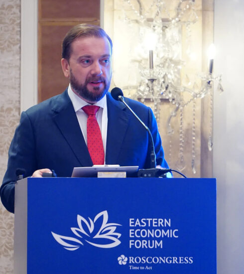 Ông Alexander Stuglev, Chủ tịch kiêm CEO quỹ Roscongress tại phiên họp ở TP HCM ngày 4/7. Ảnh: Viễn Thông