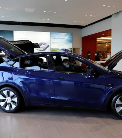 Một chiếc Tesla Model Y tại triển lãm ở Bắc Kinh (Trung Quốc). Ảnh: Reuters