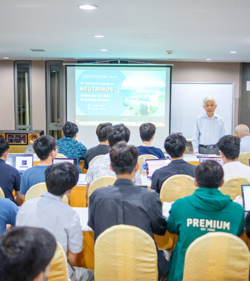 Nhiều giáo sư đầu ngành vật lý neutrino đến Việt Nam giảng về hạt ma quái - 1