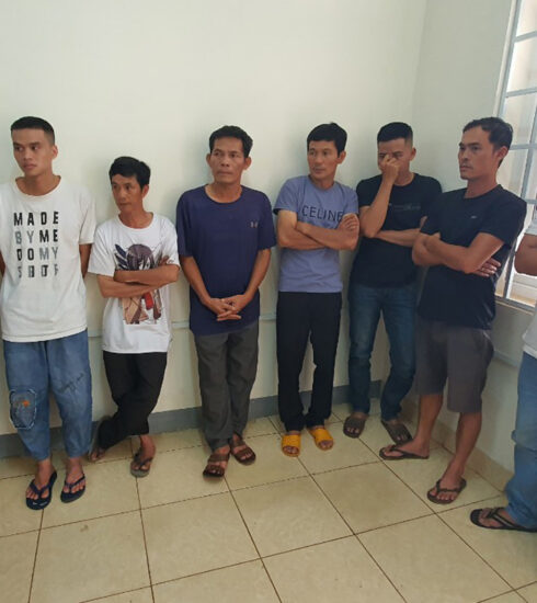 Hàng chục cảnh sát đột kích 4 lò cá độ Euro