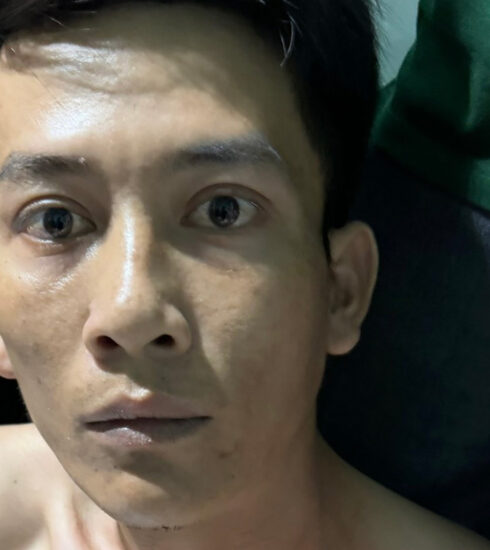 Phạm Ngọc Mỹ bị cảnh sát bắt giữ tại phòng trọ ở Tây Ninh. Ảnh: Ngọc Oanh