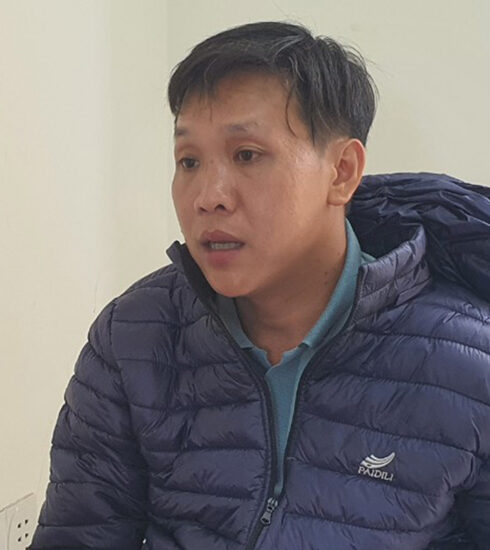 Cù Minh Bình tại cơ quan điều tra. Ảnh: Ngọc Oanh