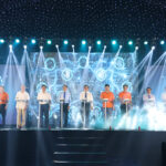 Lãnh đạo tỉnh Bình Định, lãnh đạo tập đoàn FPT và quan khách nhấn nút khởi công dự án. Ảnh: FPT