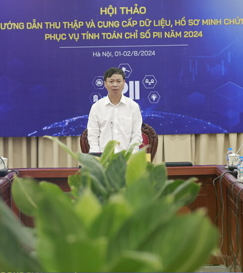 Thứ trưởng Khoa học và Công nghệ Hoàng Minh phát biểu khai mạc hội thảo sáng 1/8. Ảnh: TTTT