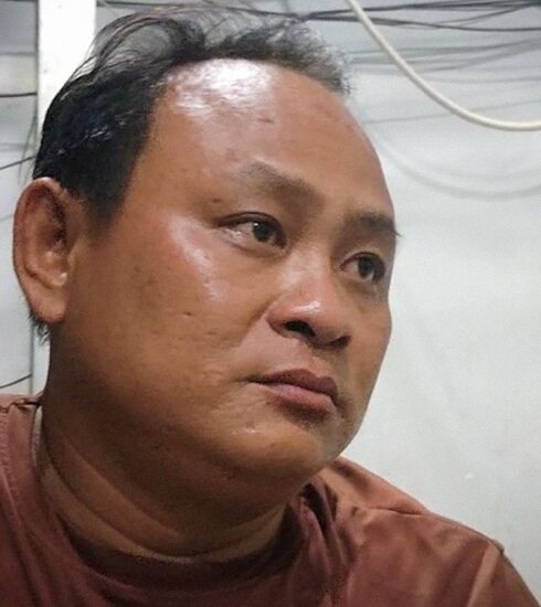 Trịnh Tiến Dũng kể việc gây tai nạn. Ảnh: Đình Văn