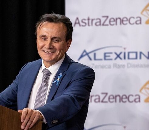 CEO hãng dược phẩm AstraZeneca Pascal Soriot. Ảnh: Reuters