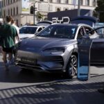 Khách tham quan xe BYD Seal U tại một triển lãm ở Munich (Đức) năm 2023. Ảnh: AP