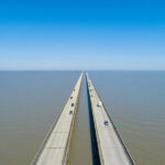 Cầu Hồ Pontchartrain dài 38,35 km. Ảnh: Mark Runde