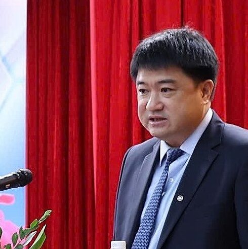 GS.TS Chu Hoàng Hà phát biểu khai mạc họp báo phát động giải thưởng sáng 8/8. Ảnh: VAST