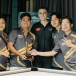 Đương kim vô địch pool 9 bi thế giới, Fedor Gorst (giữa) trong một giải đấu giao lưu ở Đà Nẵng ngày 25/6/2024. Ảnh: FBNV