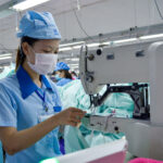 Công nhân đang làm việc tại nhà máy may của Garmex Sài Gòn hồi trước dịch. Ảnh: GMC