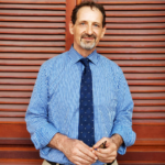 Ông Benedict Daniel Sullivan tại phiên tòa sơ thẩm ngày 29/9/2023. Ảnh: Hải Duyên