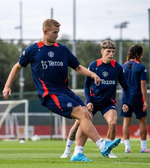 De Ligt tập buổi đầu cùng Man Utd tại Carrington, Manchester ngày 14/8. Ảnh: manutd.com